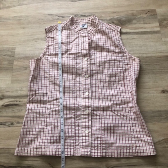 MASSIVE $10 SALE Sleeveless Sorel Button Up Top - Picture 5 of 6